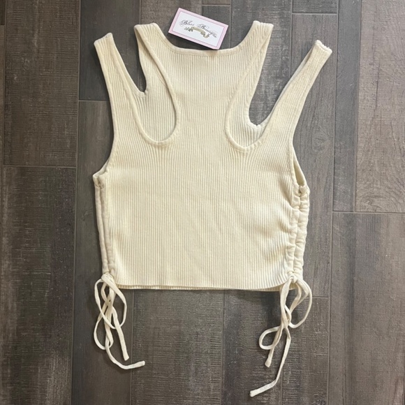 Lush Ribbed Cut Out Crop Top - Picture 3 of 3